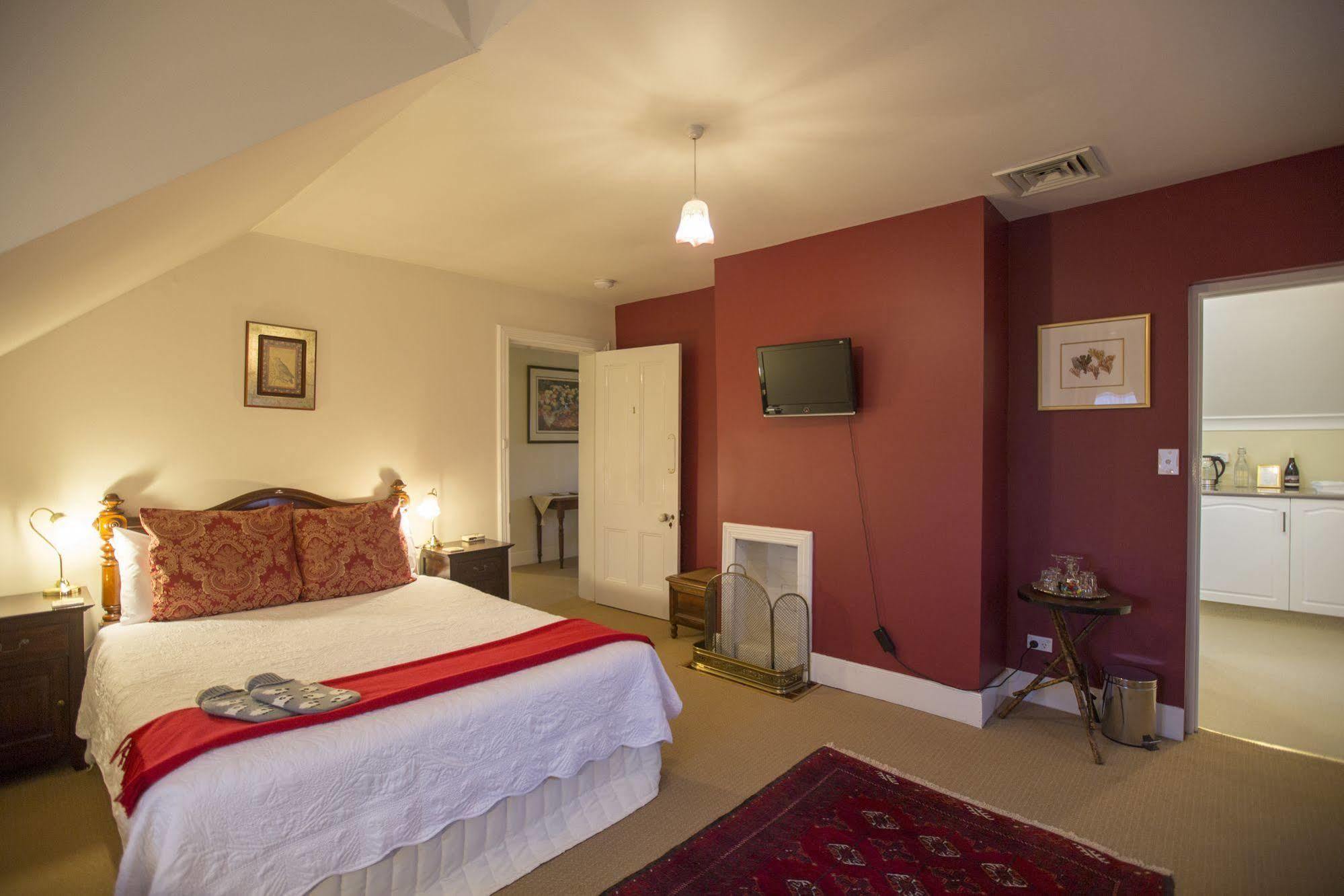 The Racecourse Inn Longford Esterno foto