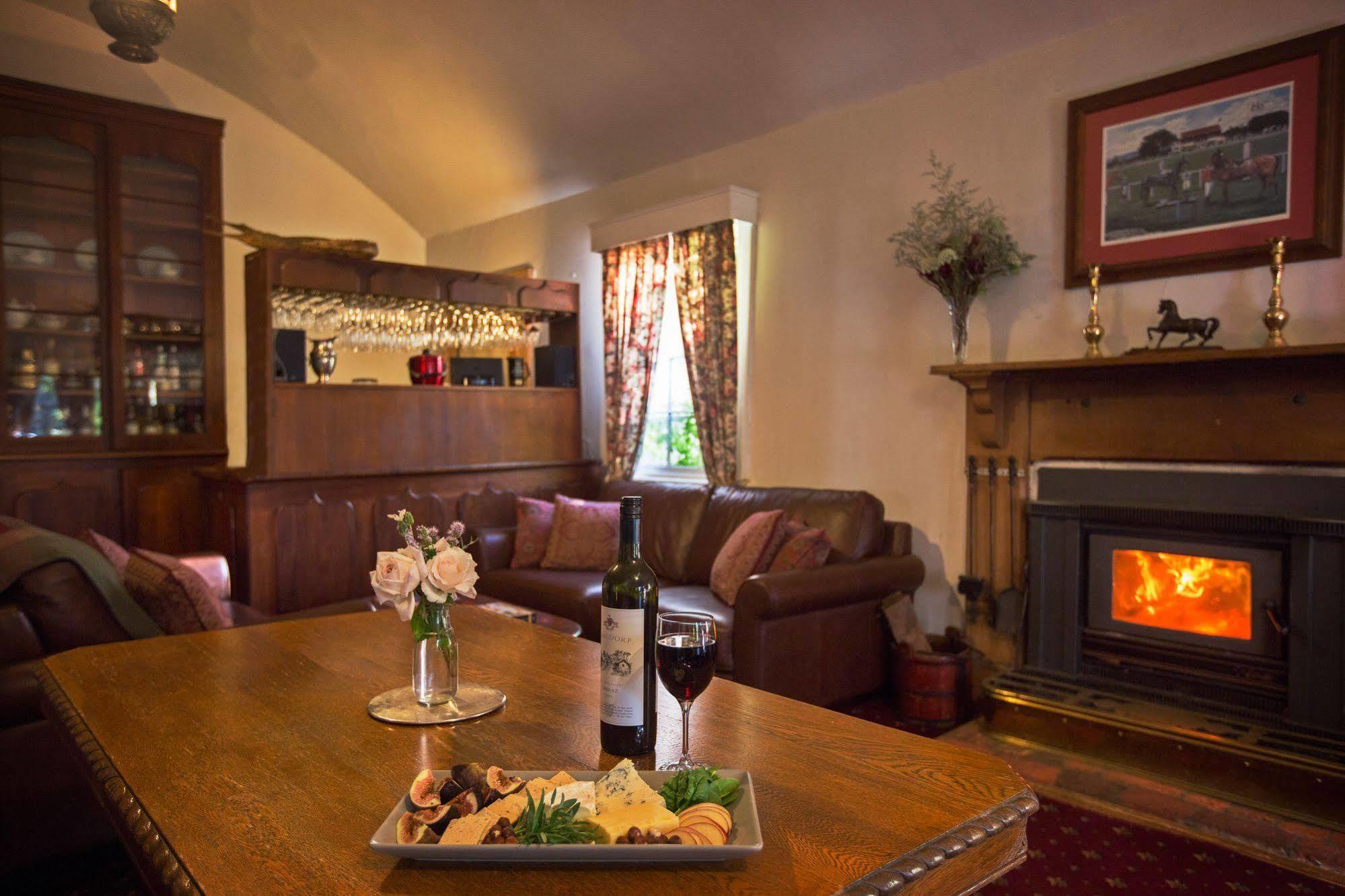 The Racecourse Inn Longford Esterno foto