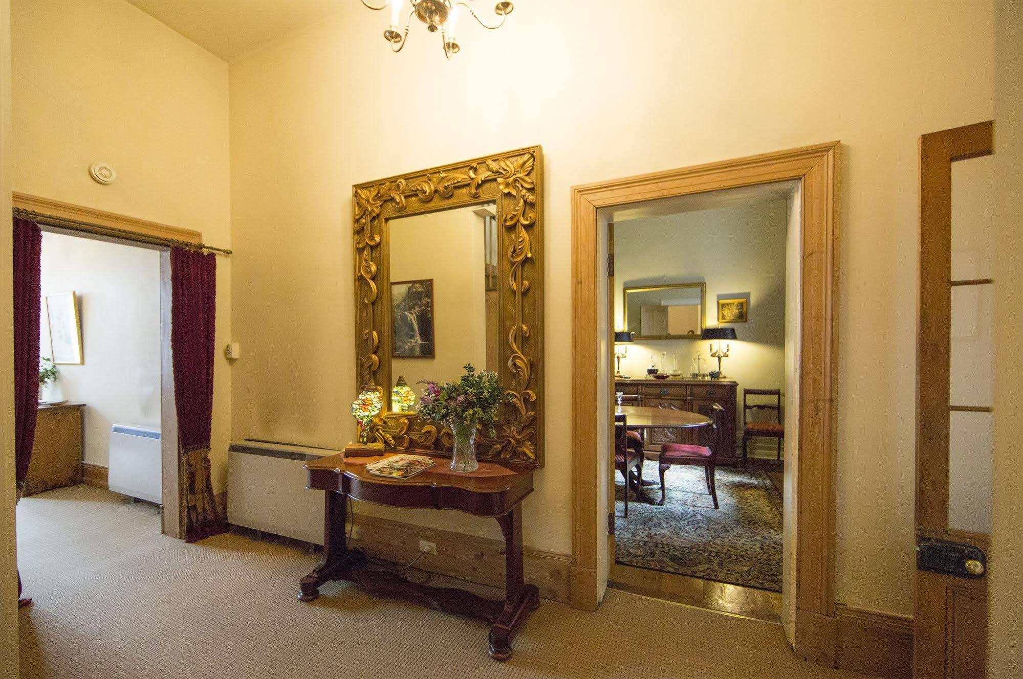 The Racecourse Inn Longford Esterno foto